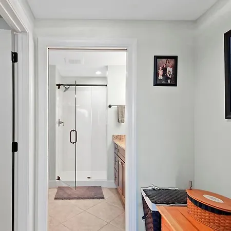 Harbor Landing 102B - Beautiful Harbor Views Villa